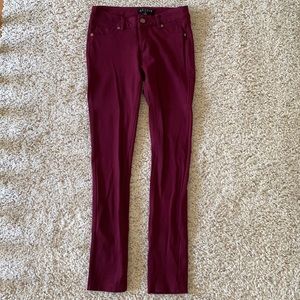 Women’s leggings. Maroon color. Size Small.